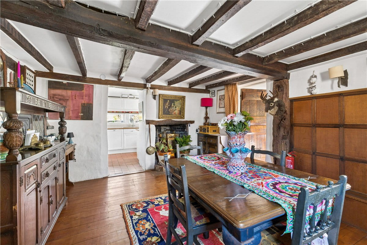 3 bedroom house, High Street, Burbage SN8 - Available