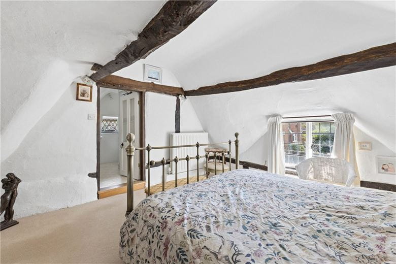 3 bedroom house, High Street, Burbage SN8 - Available