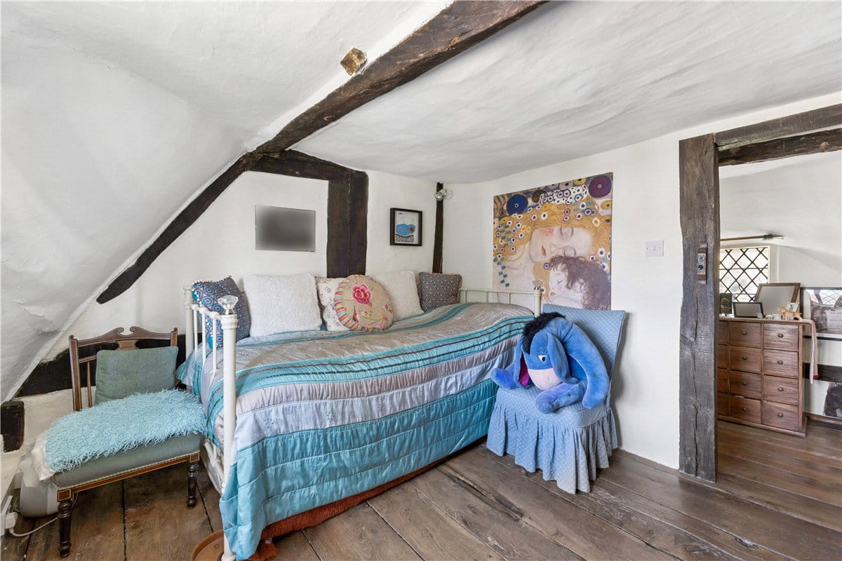 3 bedroom house, High Street, Burbage SN8 - Available