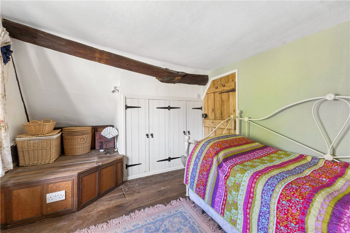 3 bedroom house, High Street, Burbage SN8 - Available