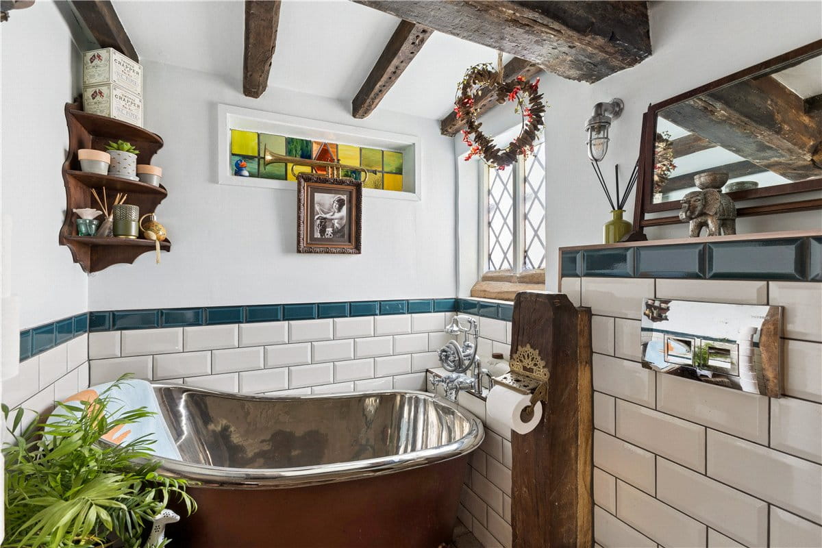 3 bedroom house, High Street, Burbage SN8 - Available