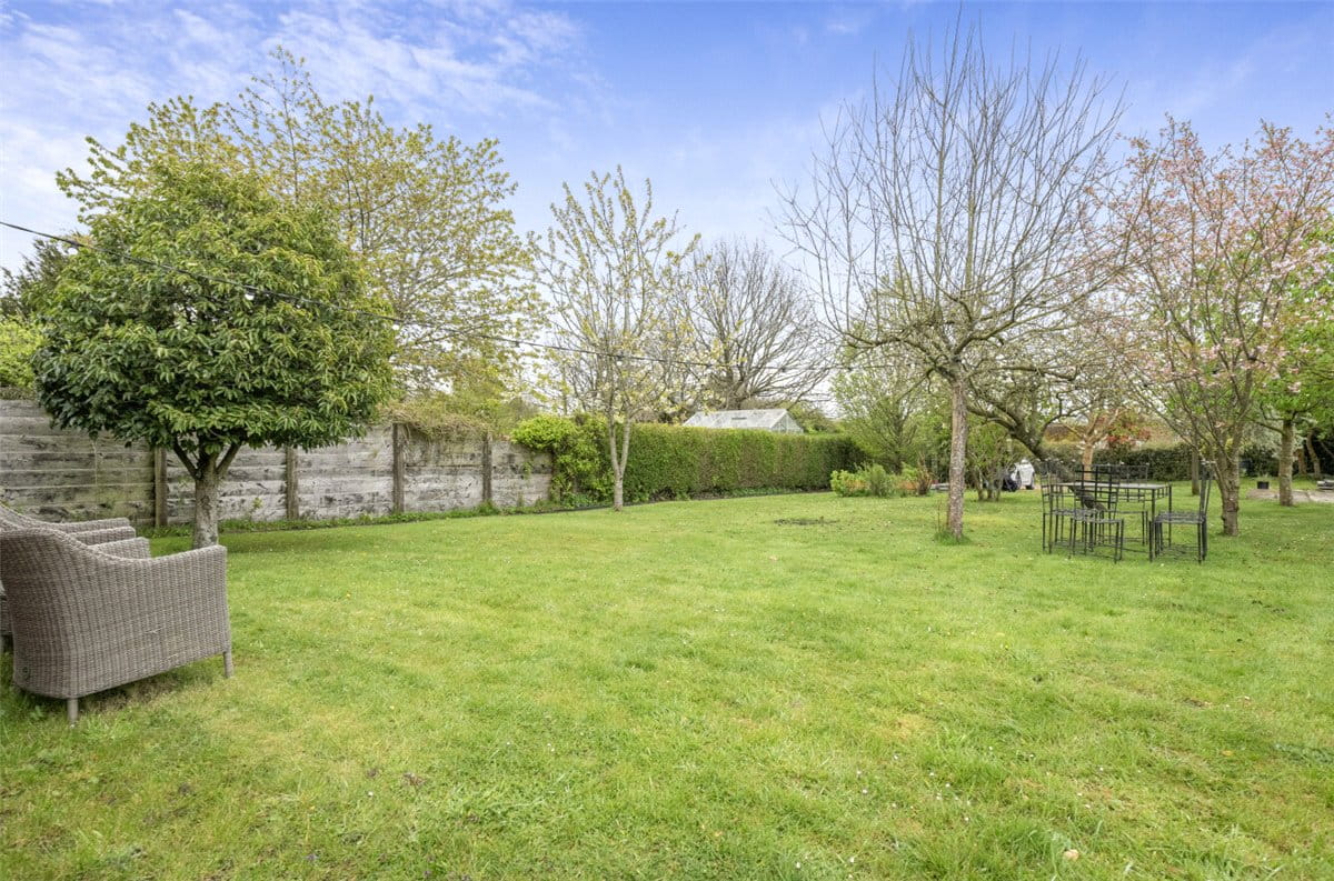 3 bedroom cottage, Dragon Lane, Manningford Bruce SN9 - Available