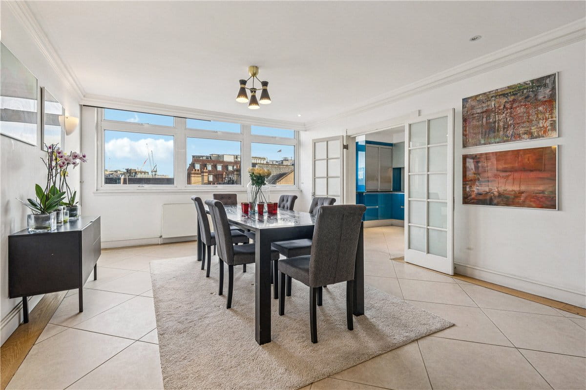 3 bedroom flat, Park Towers, 2 Brick Street W1J - Available