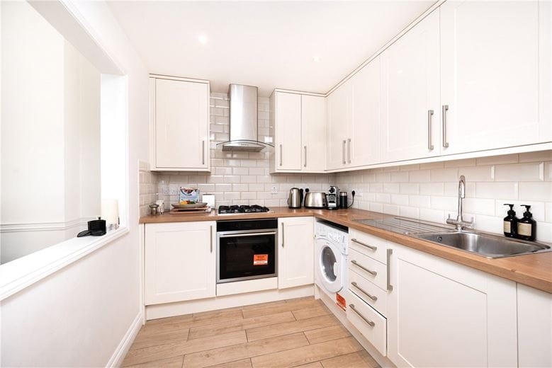 1 bedroom flat, Duke Street, London W1K - Available