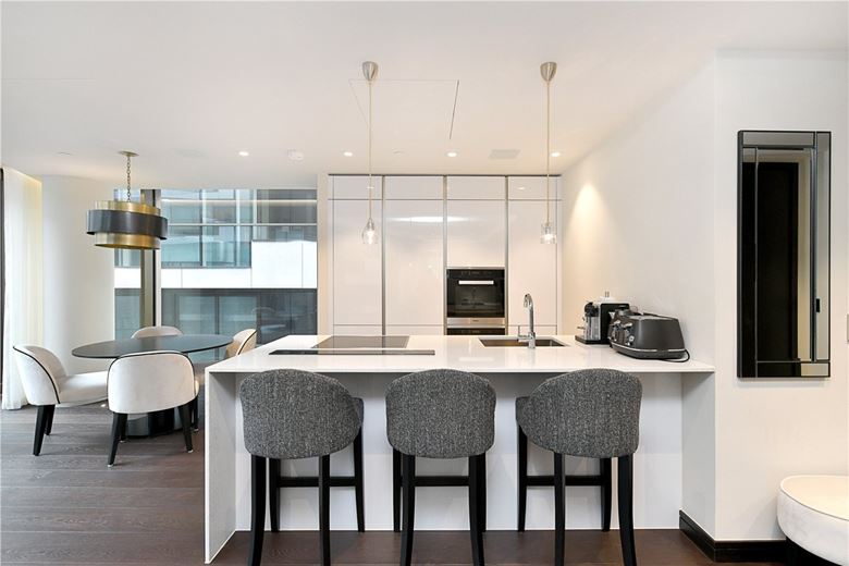 1 bedroom , Crown Square, London SE1 - Available