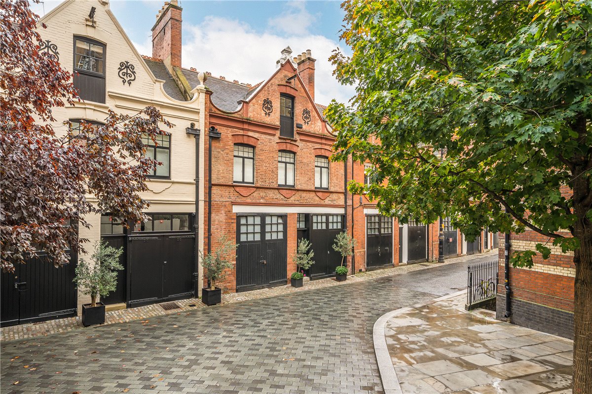 3 bedroom house, Bourdon Street, Mayfair W1K - Sold
