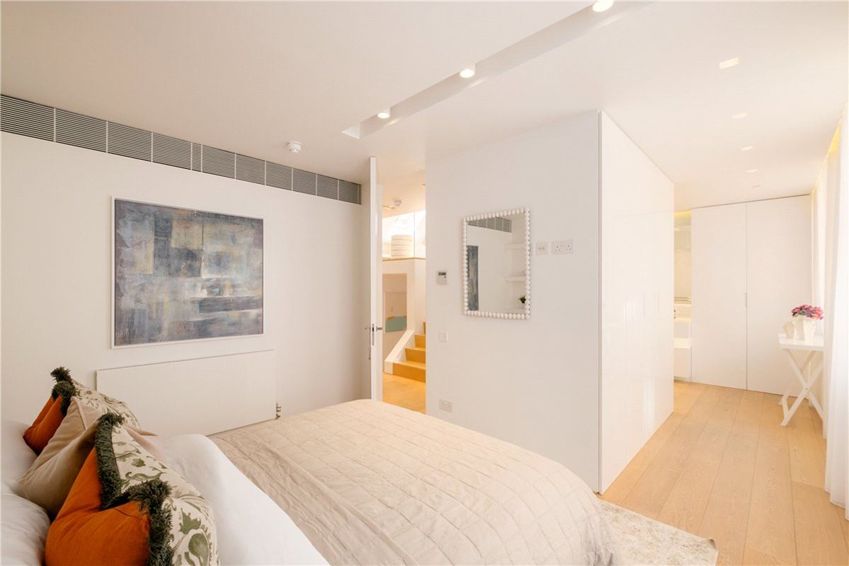 3 bedroom house, Bourdon Street, Mayfair W1K - Sold