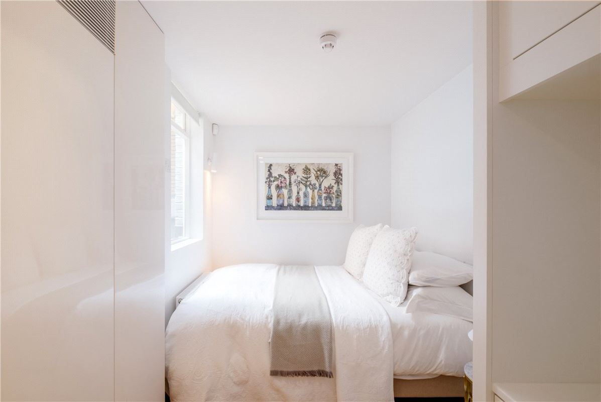 3 bedroom house, Bourdon Street, Mayfair W1K - Sold