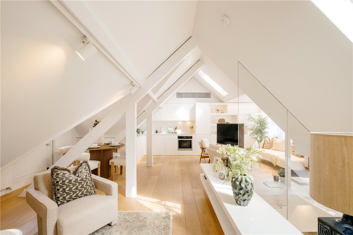 3 bedroom house, Bourdon Street, Mayfair W1K - Sold