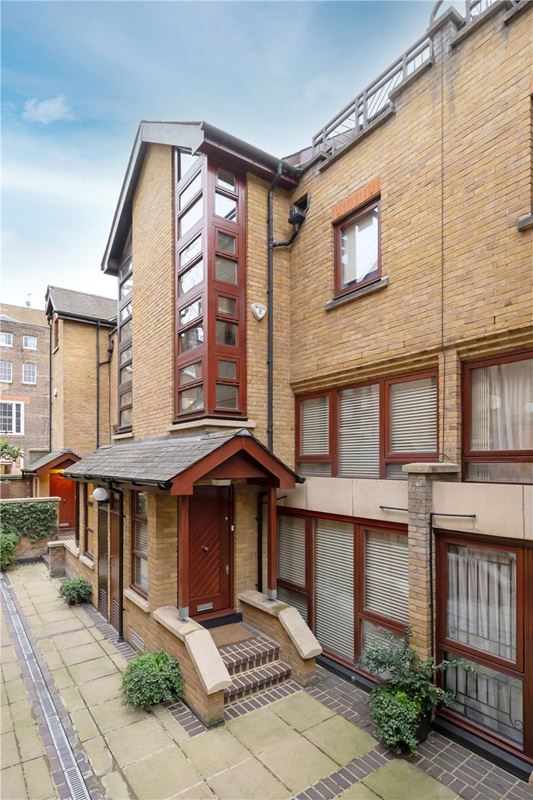 3 bedroom house, Aldburgh Mews, Marylebone W1U - Sold