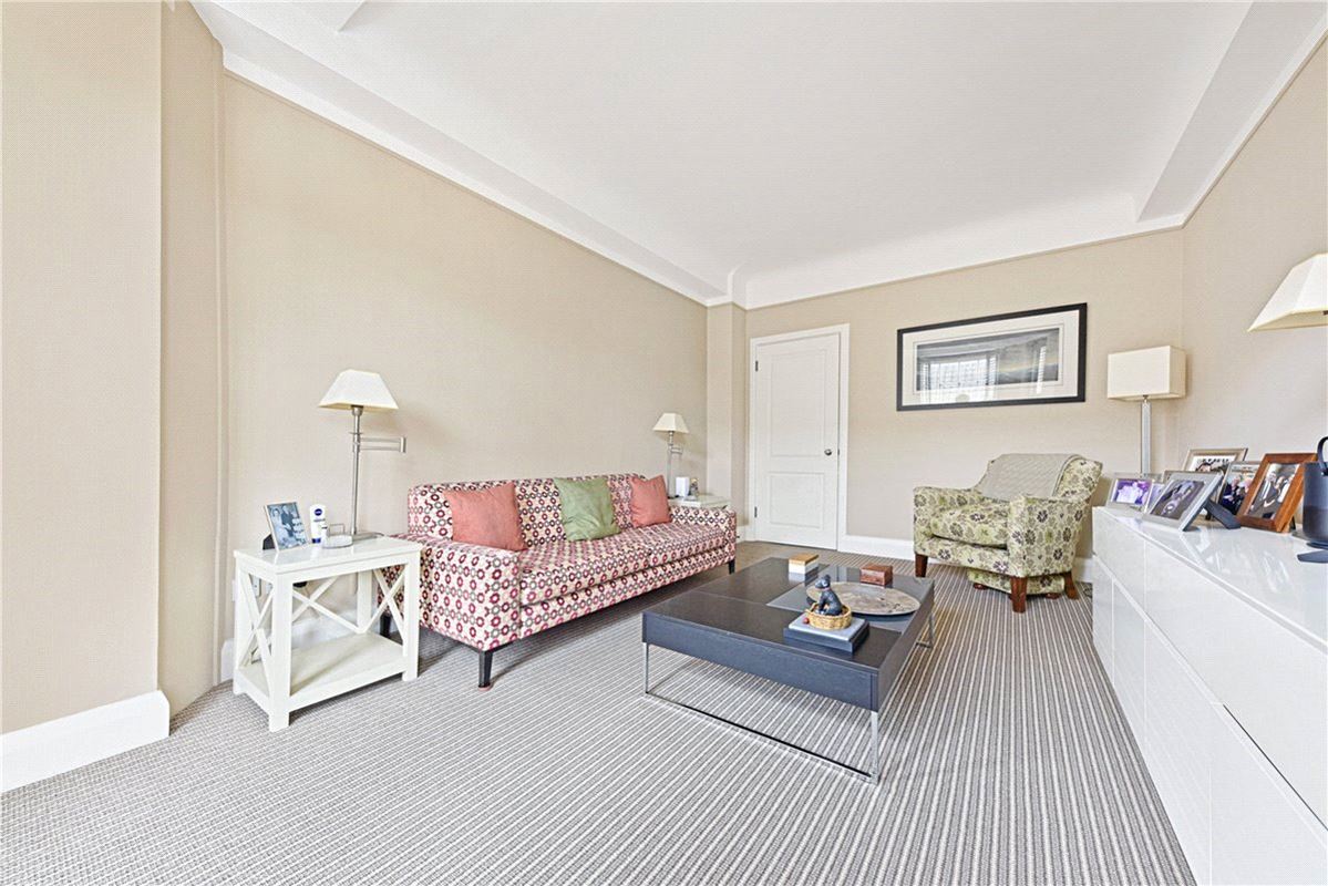 2 bedroom flat, Bryanston Place, Marylebone W1H - Sold