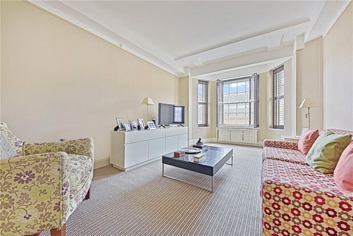 2 bedroom flat, Bryanston Place, Marylebone W1H - Sold