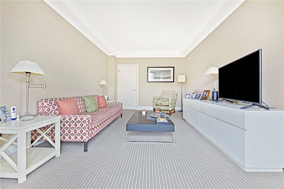 2 bedroom flat, Bryanston Place, Marylebone W1H - Sold