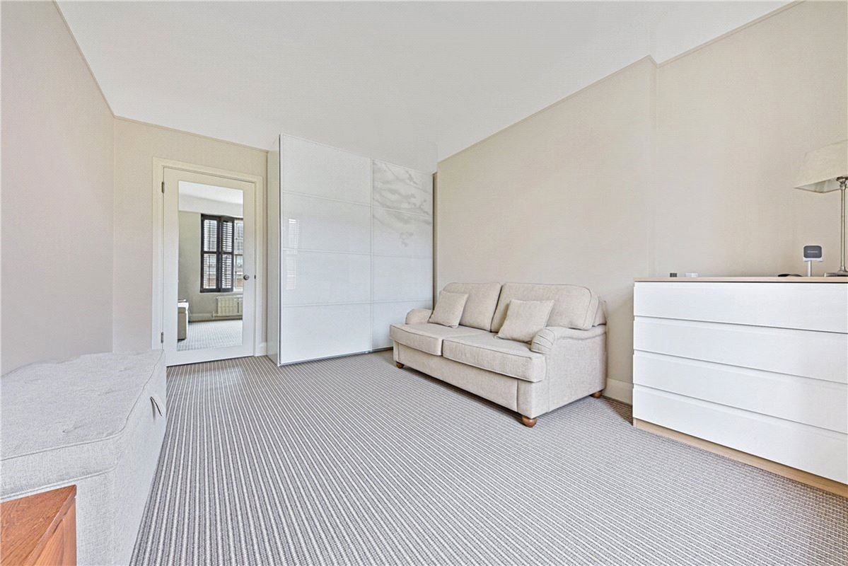 2 bedroom flat, Bryanston Place, Marylebone W1H - Sold