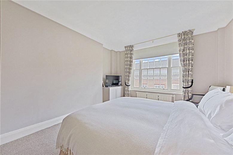 2 bedroom flat, Bryanston Place, Marylebone W1H - Sold