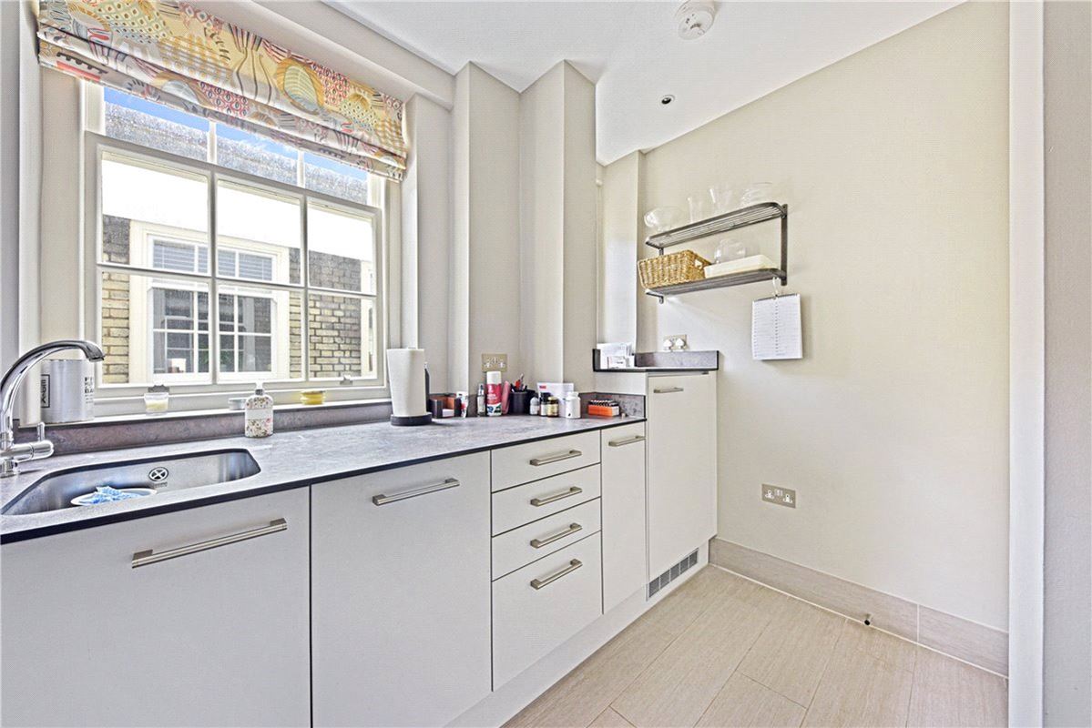 2 bedroom flat, Bryanston Place, Marylebone W1H - Sold