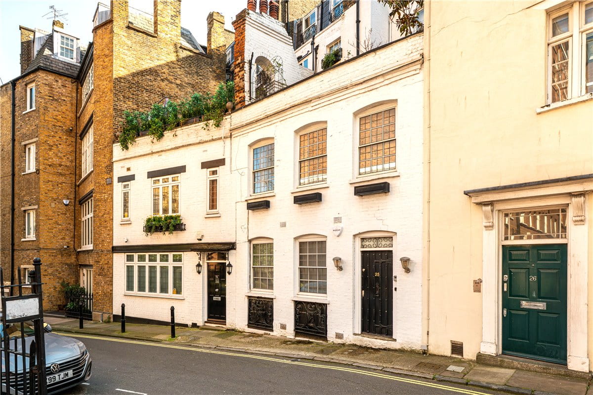 1 bedroom house, Hays Mews, Mayfair W1J - Available