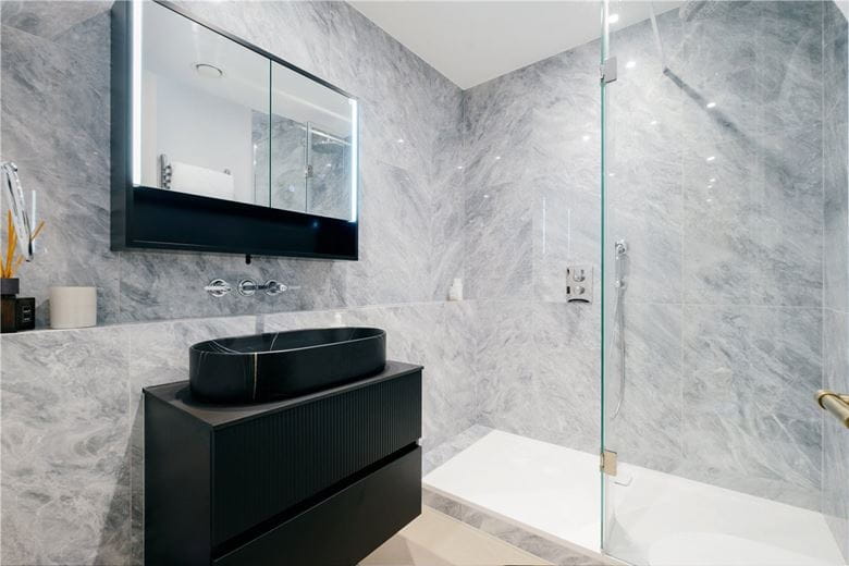 2 bedroom flat, Piccadilly, Mayfair W1J - Available