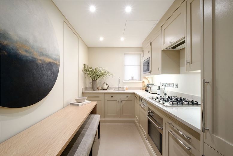 2 bedroom flat, Piccadilly, Mayfair W1J - Available