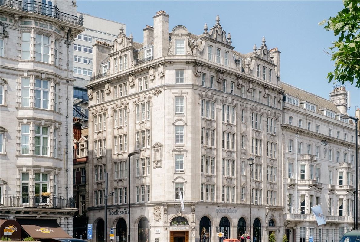 2 bedroom flat, Piccadilly, Mayfair W1J - Available