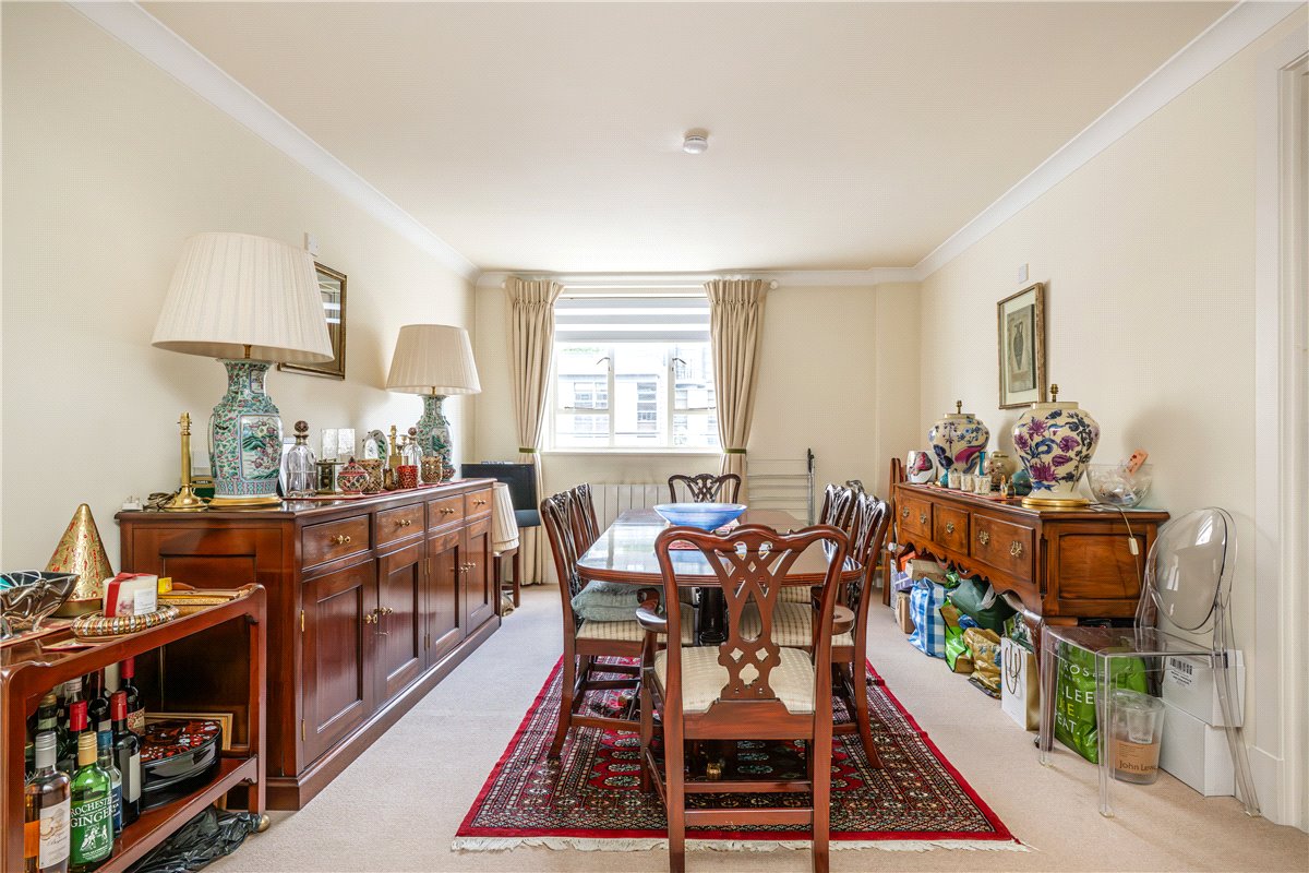 3 bedroom flat, Hans Place, Chelsea SW1X - Sold
