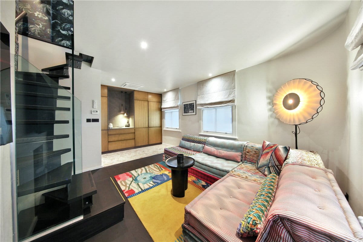 1 bedroom flat, Shepherd Market, Mayfair W1J - Available