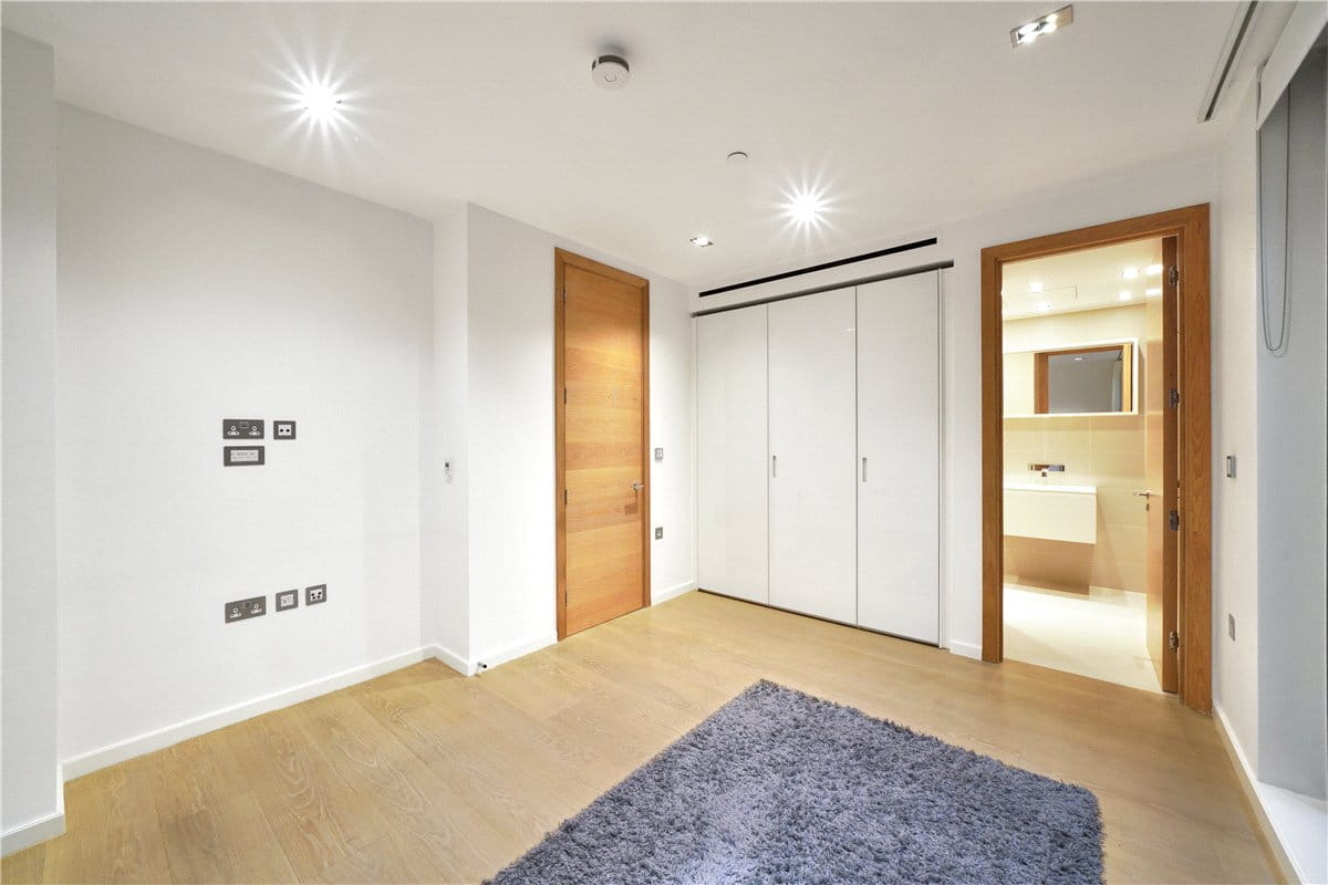 2 bedroom flat, Grosvenor Hill, London W1K - Available