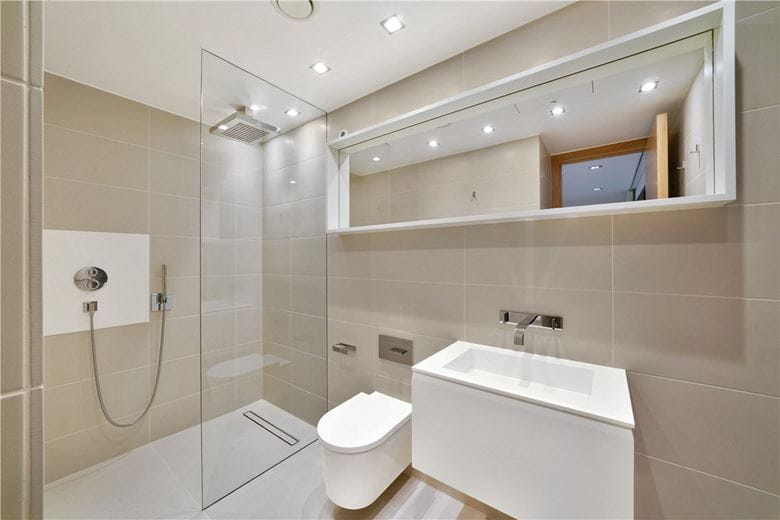 2 bedroom flat, Grosvenor Hill, London W1K - Available