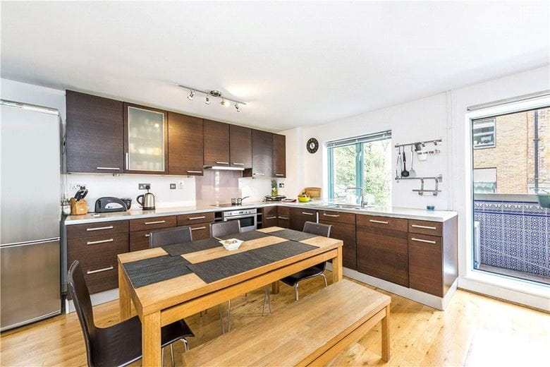 2 bedroom flat, Chapter Street, London SW1P - Available