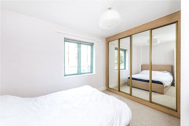 2 bedroom flat, Chapter Street, London SW1P - Available