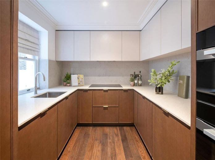 3 bedroom flat, Charles Street, London W1J - Available