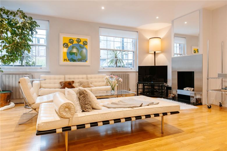 2 bedroom house, Woodstock Mews, London W1G - Available