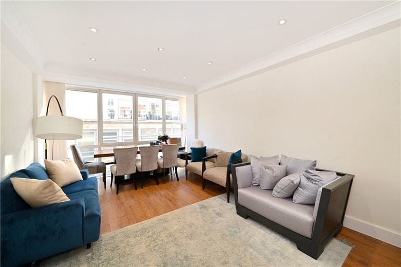 2 bedroom flat, Barrett Street, Marylebone W1U - Available