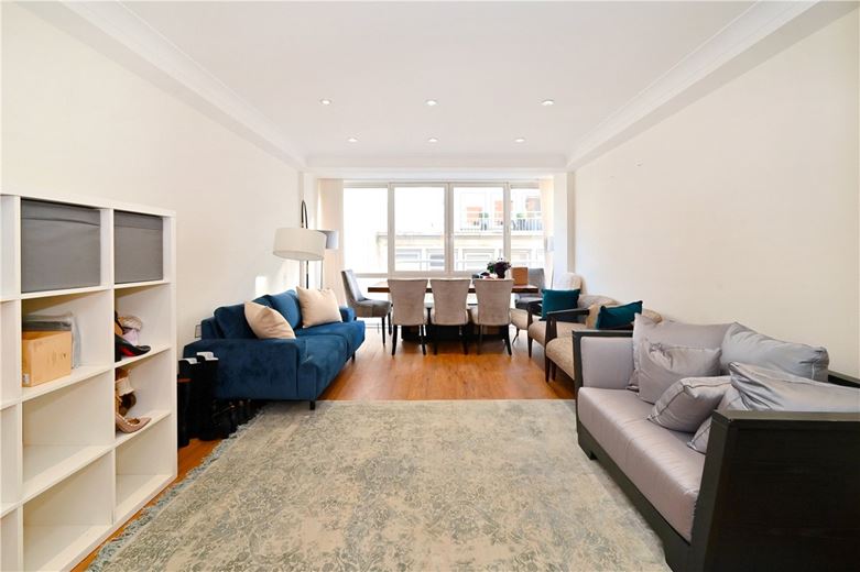 2 bedroom flat, Barrett Street, Marylebone W1U - Available