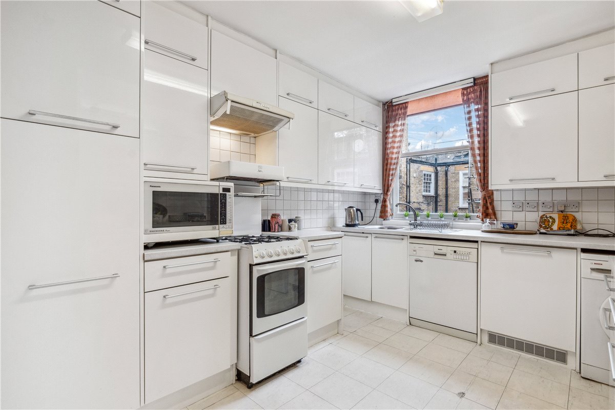3 bedroom flat, New Cavendish Street, London W1G - Sold
