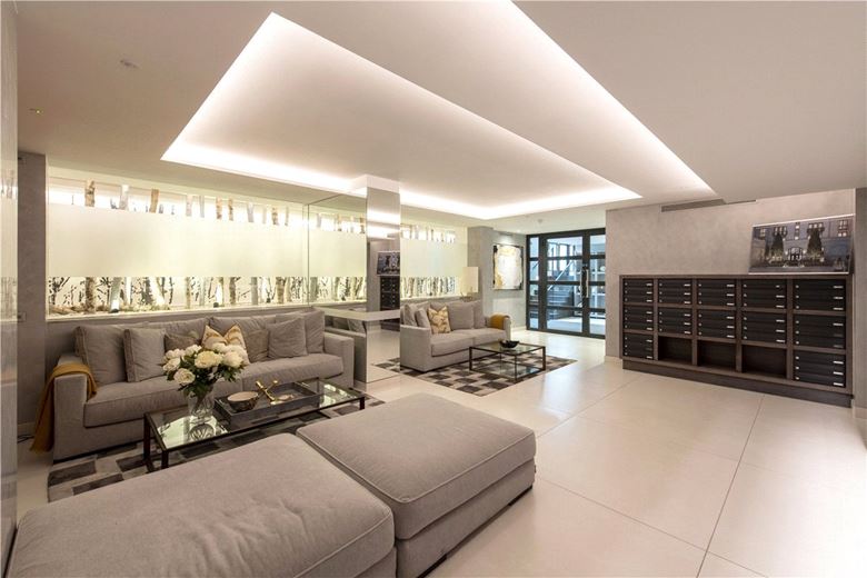 2 bedroom flat, Kensington Gardens Square, Bayswater W2 - Available