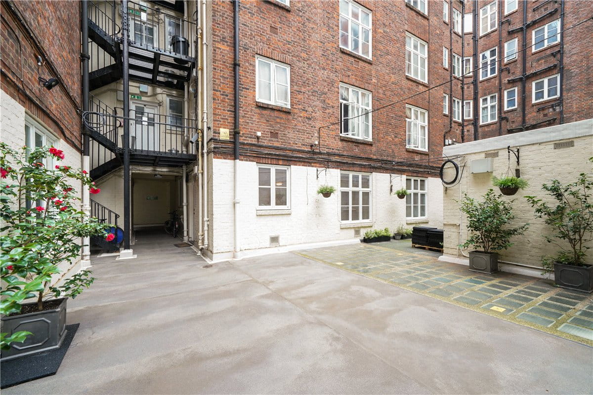 1 bedroom flat, South Audley Street, Mayfair W1K - Available