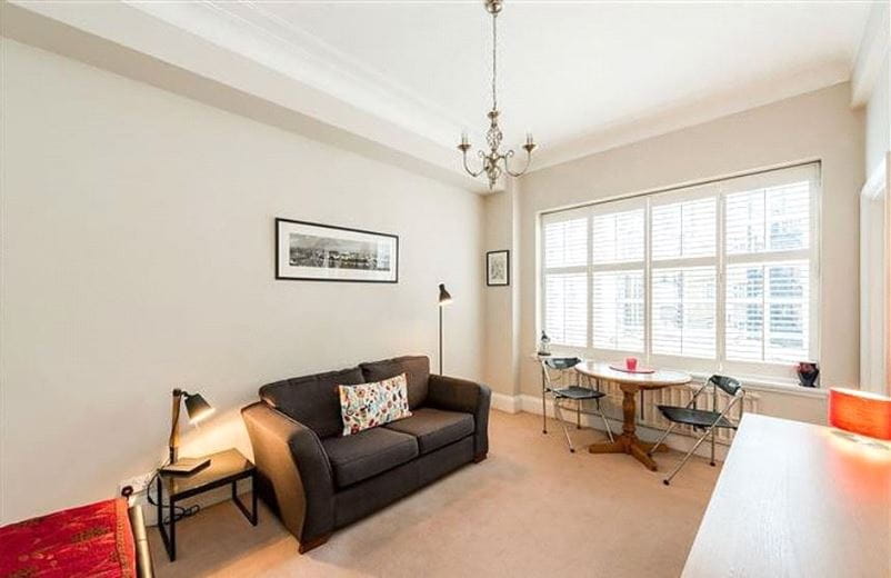 1 bedroom flat, Basildon Court, 28 Devonshire Street W1G - Available