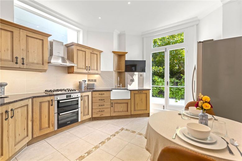 3 bedroom flat, Stanhope Gardens, South Kensington SW7 - Let Agreed