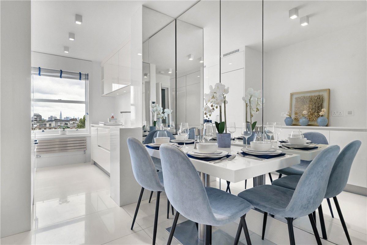 4 bedroom flat, Kingston House South, Ennismore Gardens SW7 - Let Agreed