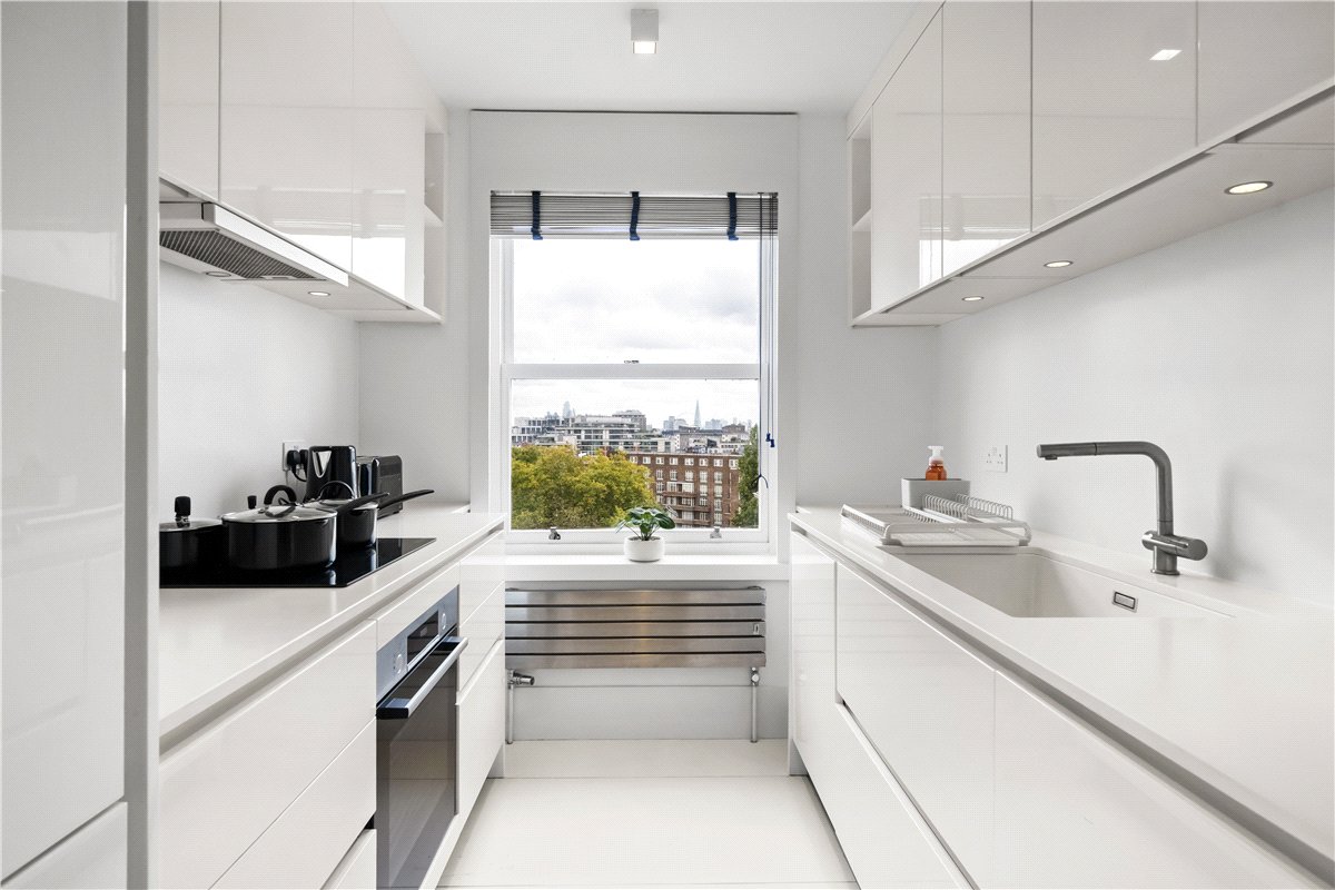 4 bedroom flat, Kingston House South, Ennismore Gardens SW7 - Let Agreed