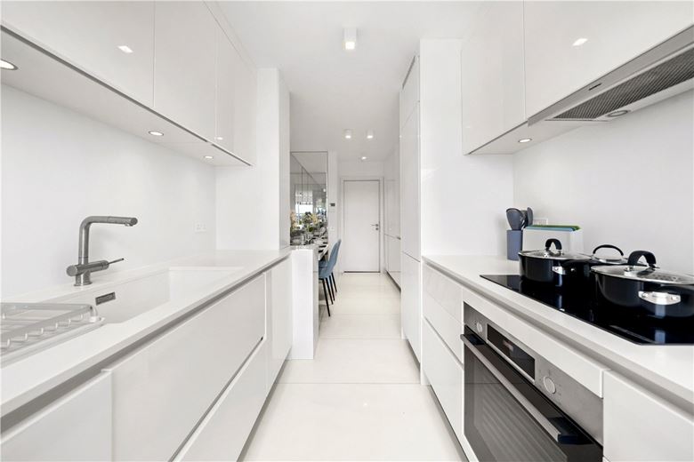 4 bedroom flat, Kingston House South, Ennismore Gardens SW7 - Let Agreed