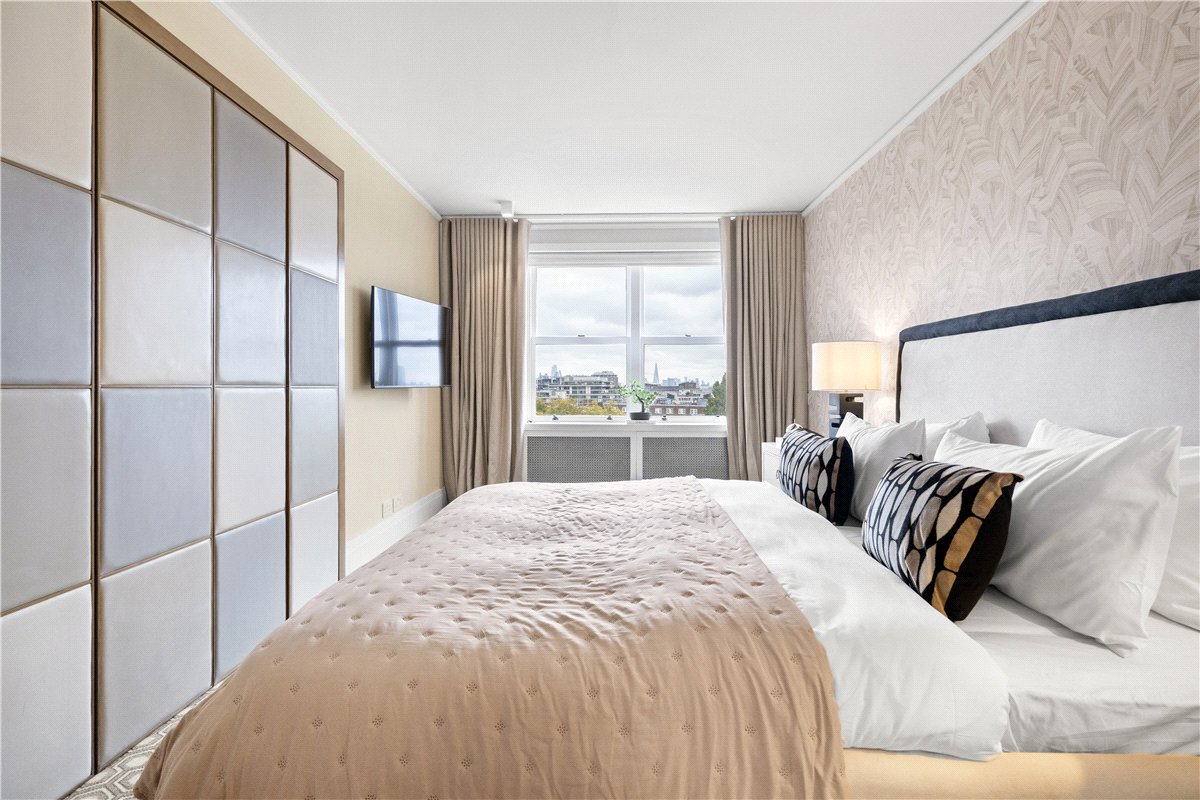 4 bedroom flat, Kingston House South, Ennismore Gardens SW7 - Let Agreed