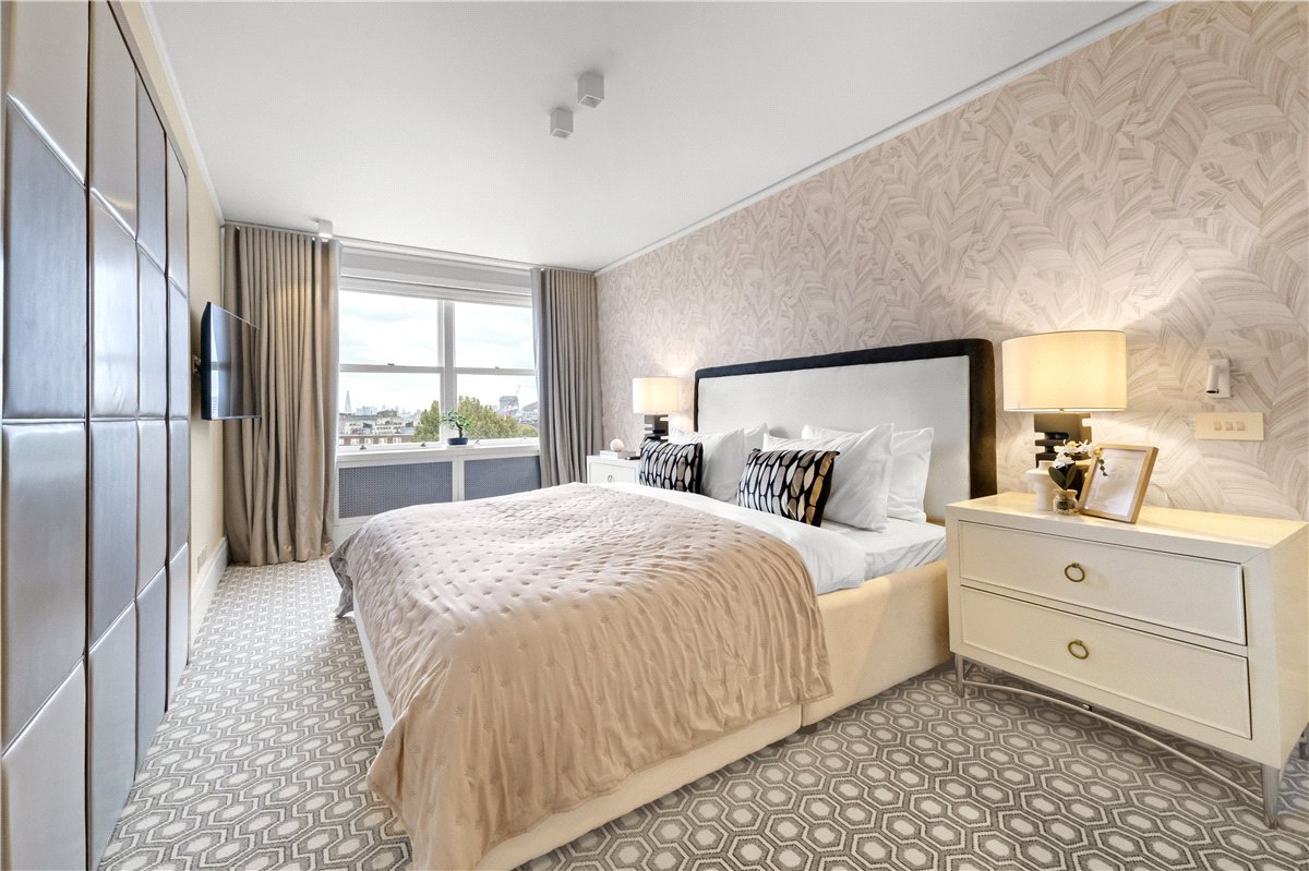 4 bedroom flat, Kingston House South, Ennismore Gardens SW7 - Let Agreed