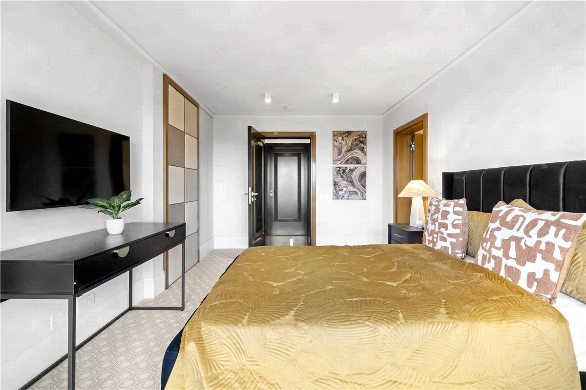 4 bedroom flat, Kingston House South, Ennismore Gardens SW7 - Let Agreed