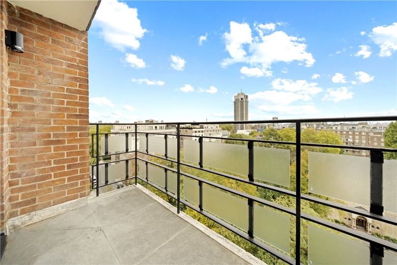 4 bedroom flat, Kingston House South, Ennismore Gardens SW7 - Let Agreed