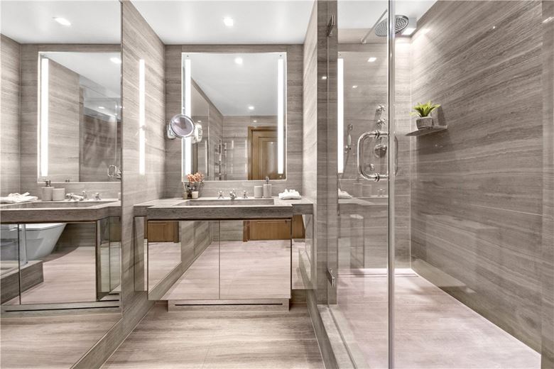 4 bedroom flat, Kingston House South, Ennismore Gardens SW7 - Let Agreed