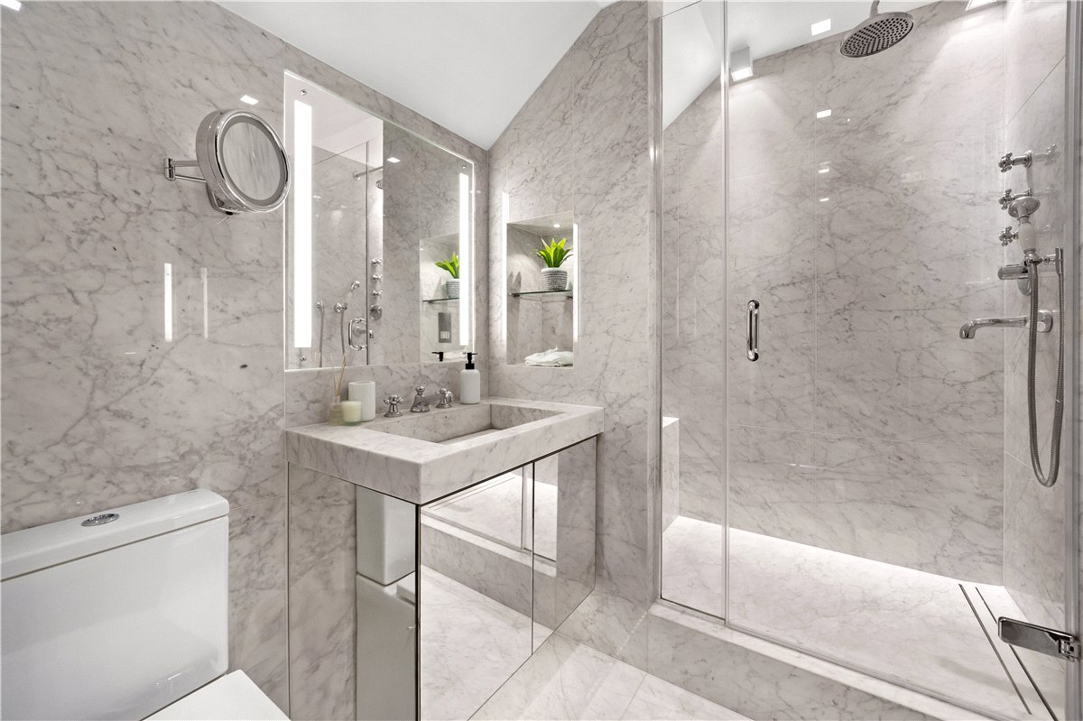 4 bedroom flat, Kingston House South, Ennismore Gardens SW7 - Let Agreed