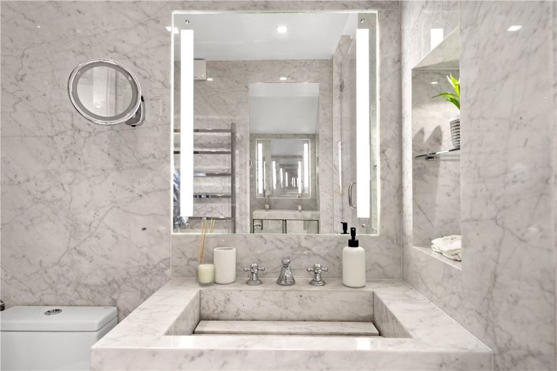 4 bedroom flat, Kingston House South, Ennismore Gardens SW7 - Let Agreed