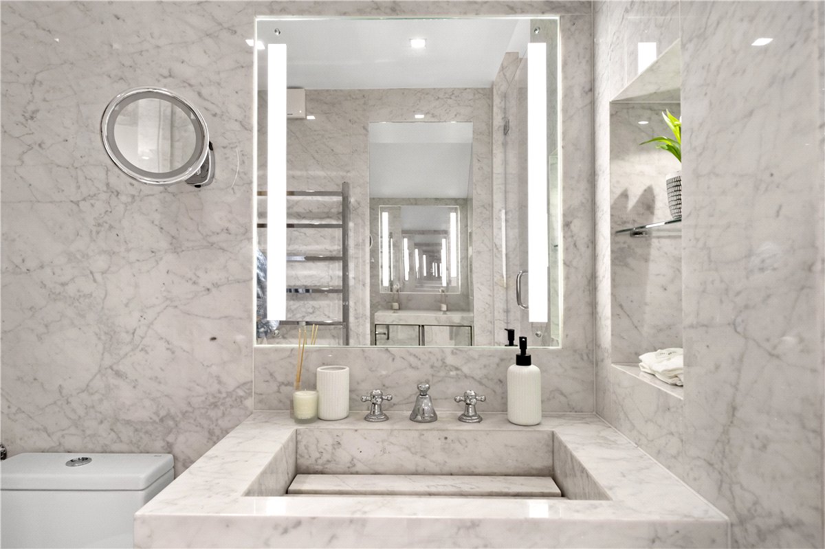 4 bedroom flat, Kingston House South, Ennismore Gardens SW7 - Let Agreed